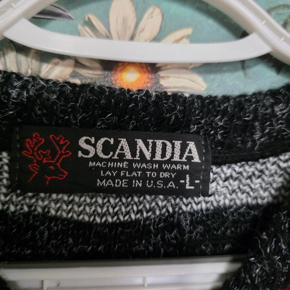Scandia Vintage 90s Sweater Geometric Grid Red Black Fuzzy Knit Pullover USA L